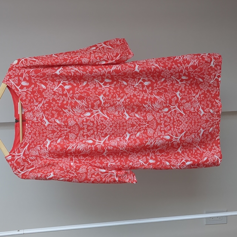 Old Navy small red and white forest print dress with zipper back.